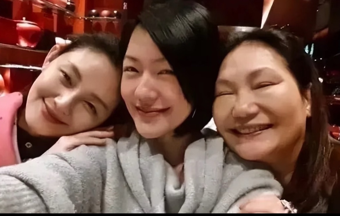 S妈称必须得把小S拉出来大s是美好、勇敢的人，观众粉丝都不一定走出来，更何况是她