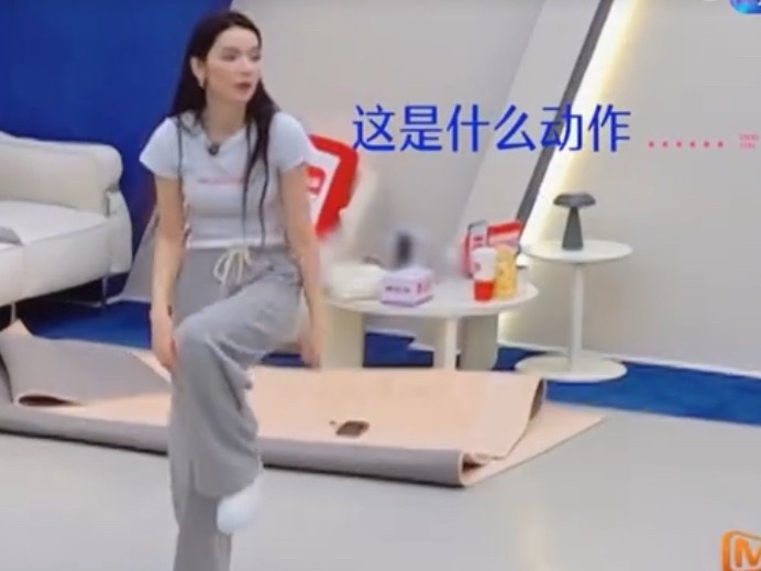 代斯练舞偷感好重代斯姐姐霍元甲练习室练舞偷感好重啊，但舞台呈现好牛，姐姐私下真的