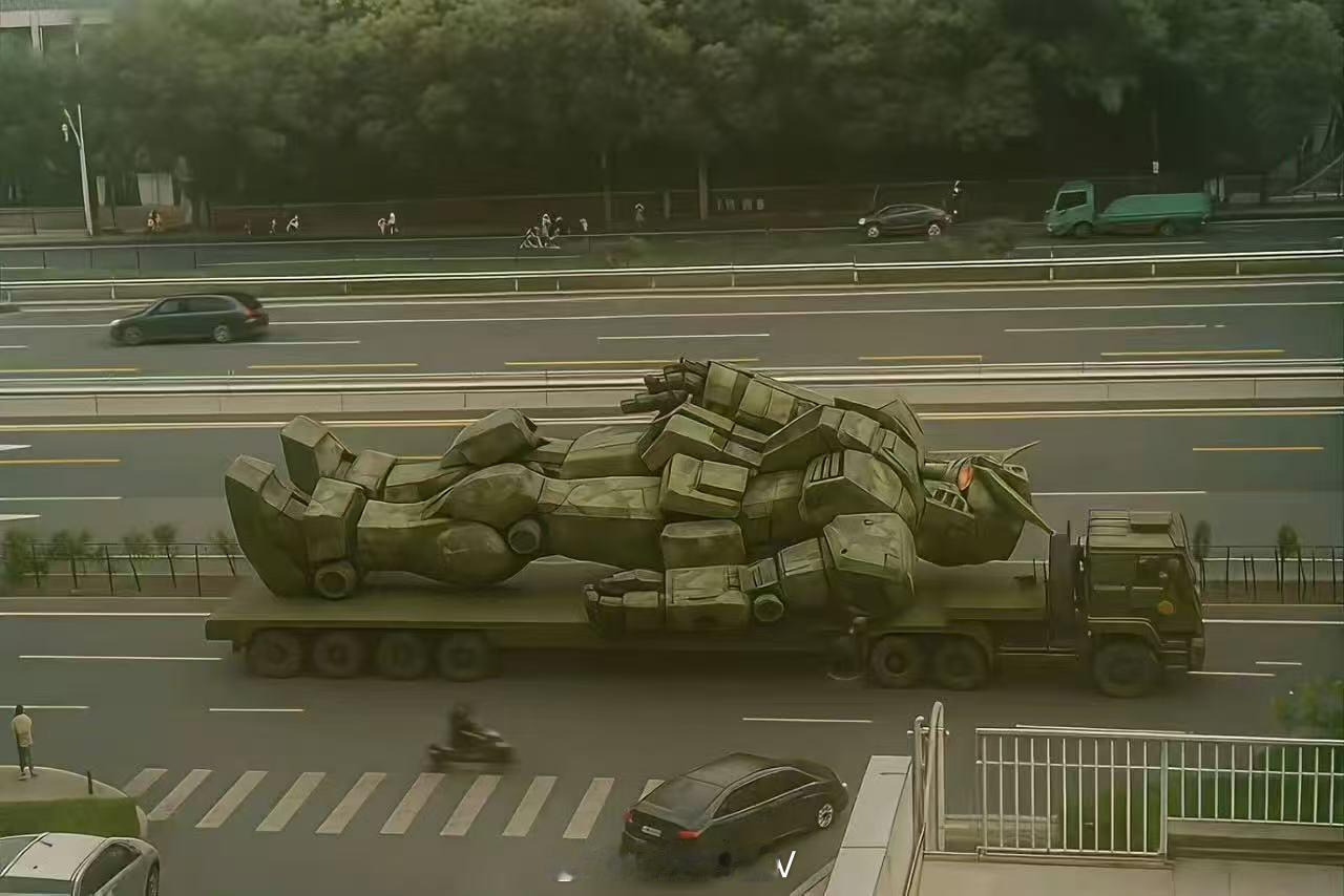 震惊：老钟镇国神器、九三阅兵最大悬念竟被网友曝光！[哈哈][哈哈][哈哈][哈哈