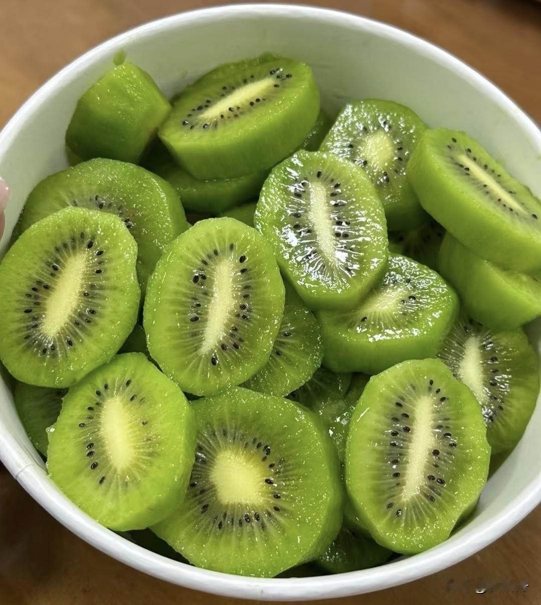 失眠调理，坚持就有效果
记好10种食物
一、莲藕（清心除烦，缓解焦虑难眠）
二、