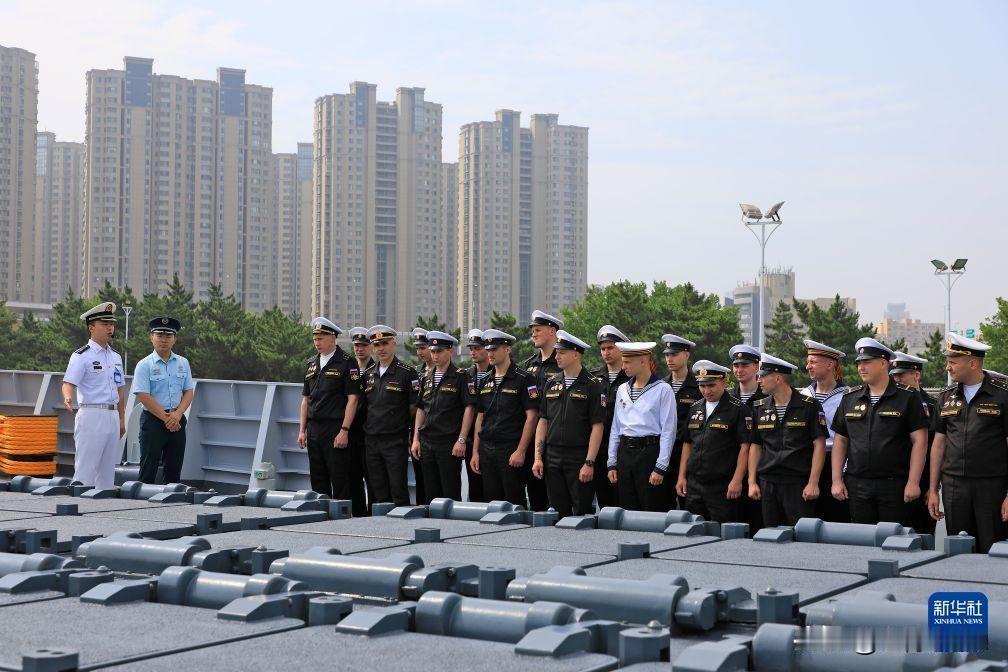 2026年7月8日，青岛某军港，中俄“海上联合-2026”演习港岸交流进入最后一