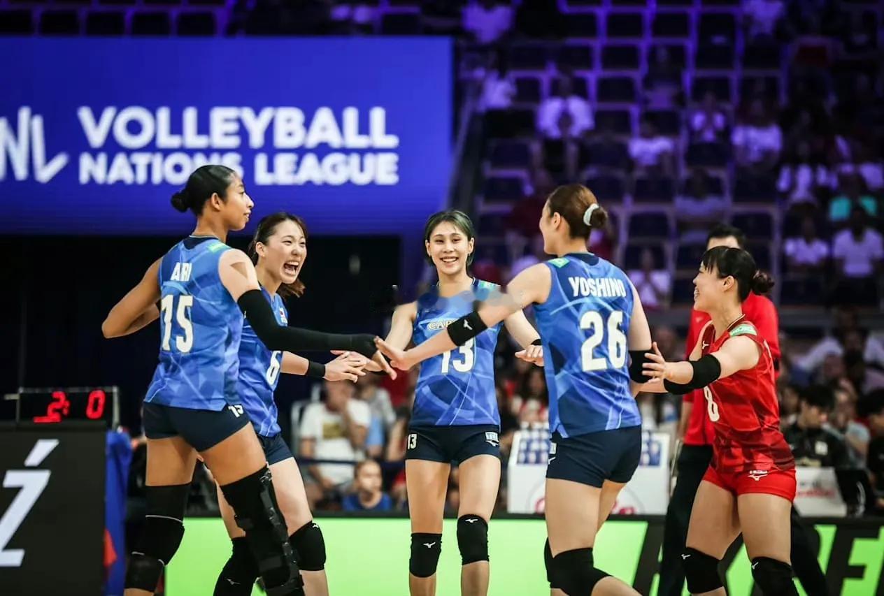 女排世联赛总决赛1/4决赛赛果：
日本3-2土耳其
巴西3-0德国
意大利3-0