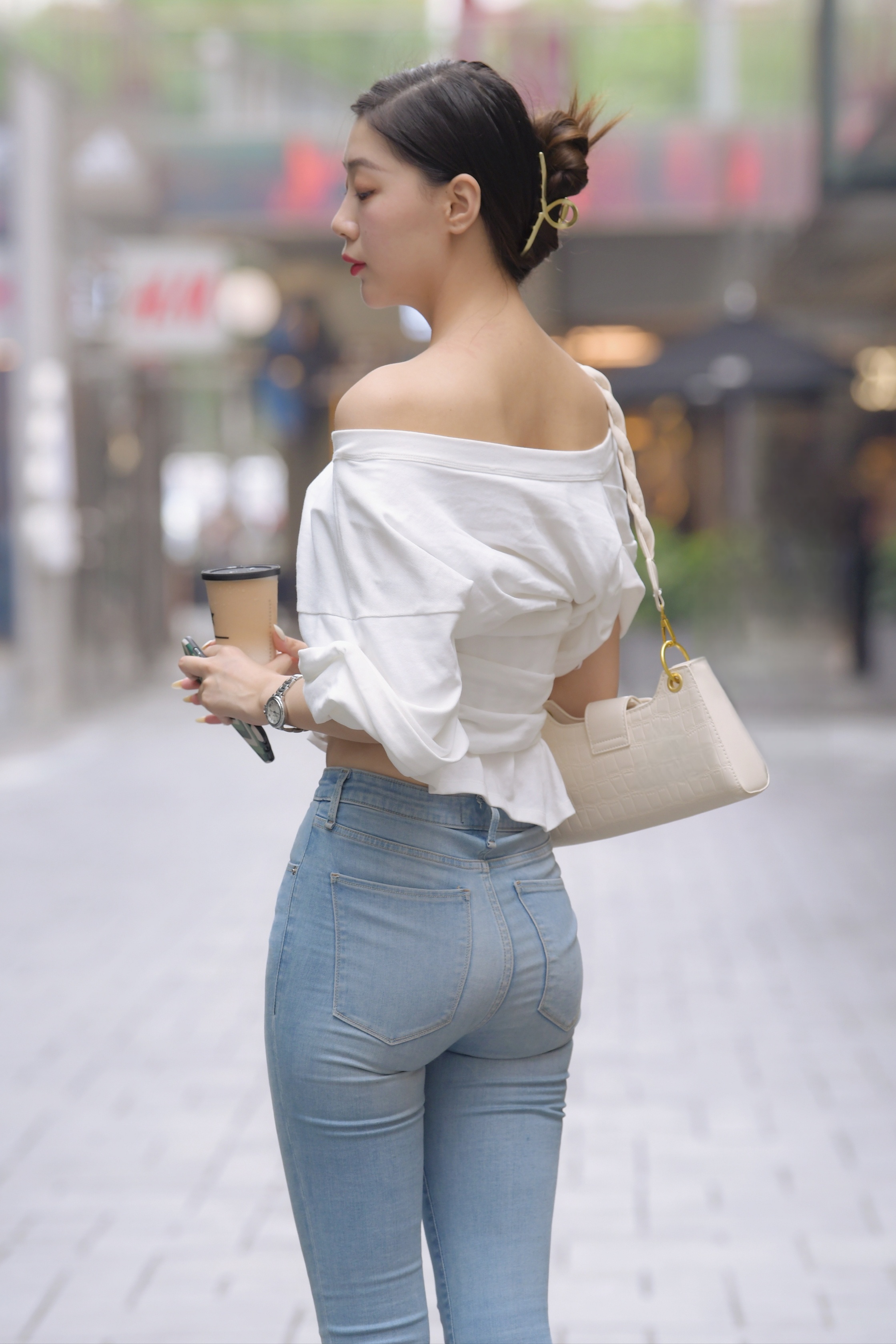 杨柳小蛮腰[色] ​​​