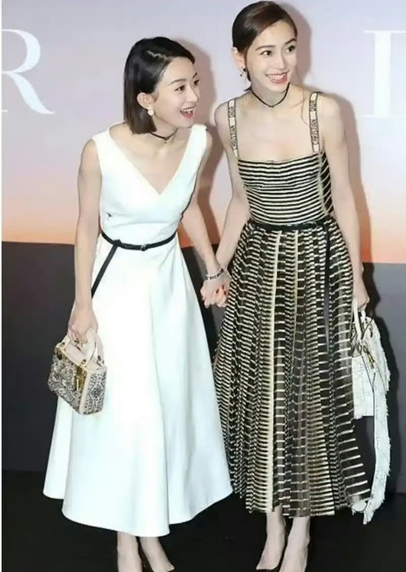故事开始的那一年，杨颖带着赵丽颖杀进时尚圈，双颖姐妹情深👩‍❤️‍👩 ​ ​