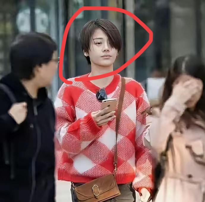 马思纯用的手机是什么牌子的？
