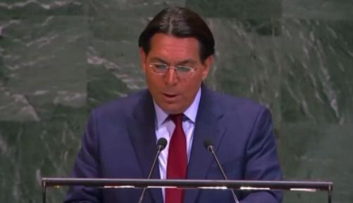 以色列这次是真的彻底破防了！
 
就在联合国大会的讲台上，以色列常驻代表当众发难