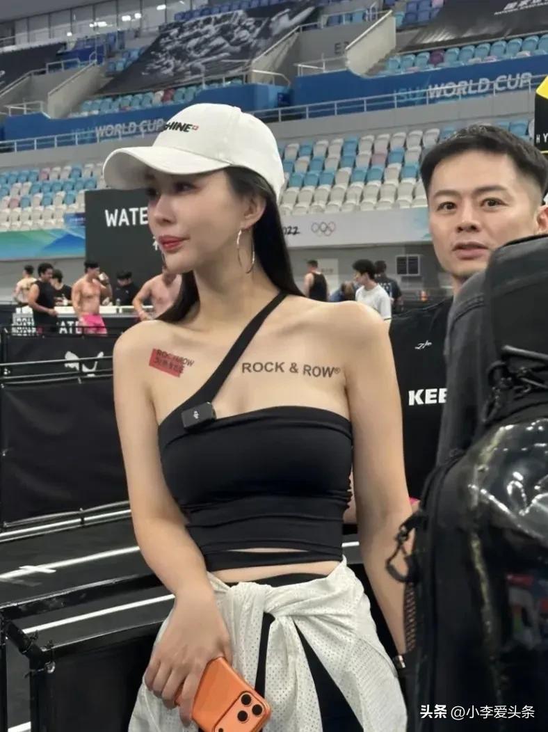 我有一种预感，
田朴珺很大概率
就是王石这辈子，
最能给他提供情绪支撑的女人。