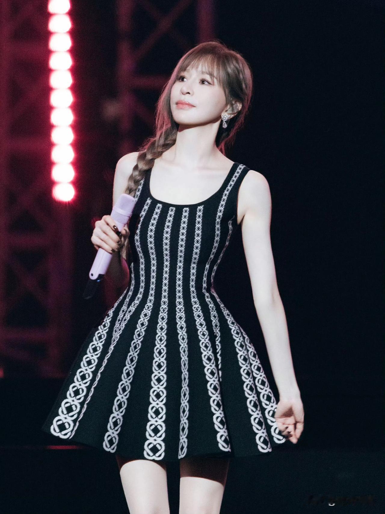 中年“美少女”王心凌是多少中年大男孩心中的白月光呢？王心凌