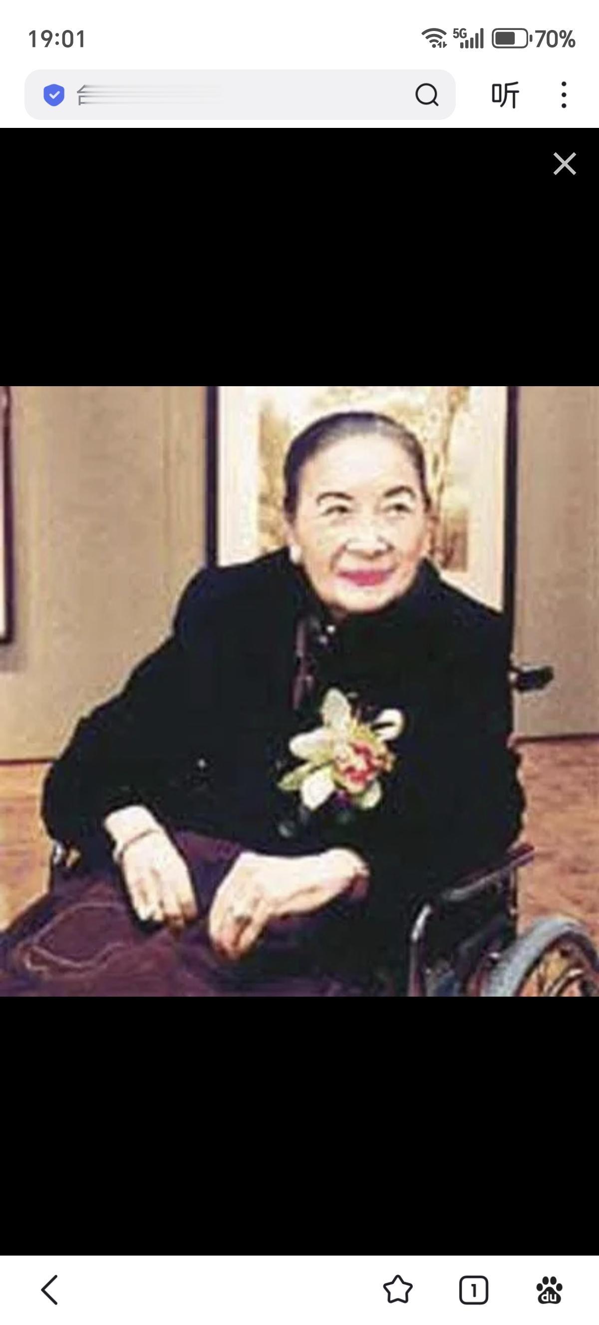 台北官邸上下都发现，每隔两三个月，当负责蒋介石财务的周会计长拎着一只大皮箱来官邸