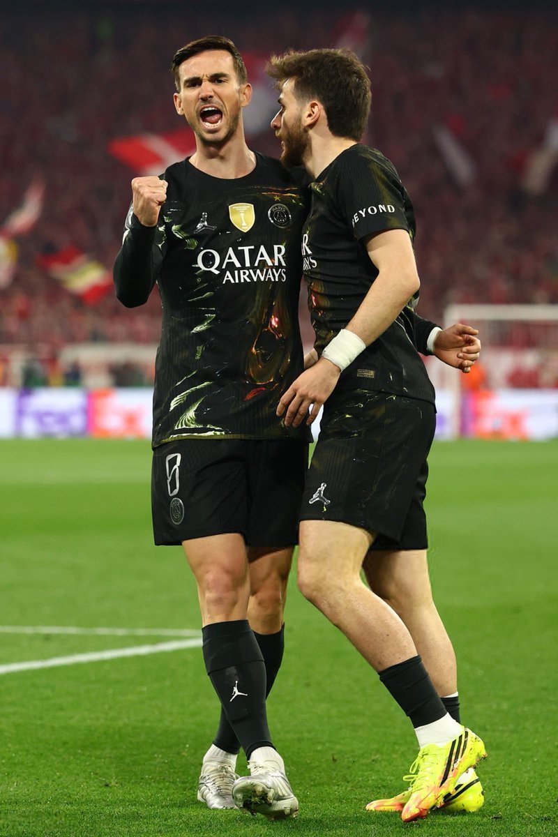 拜仁vs巴黎圣日耳曼Khvicha Kvaratskhelia & Fabian