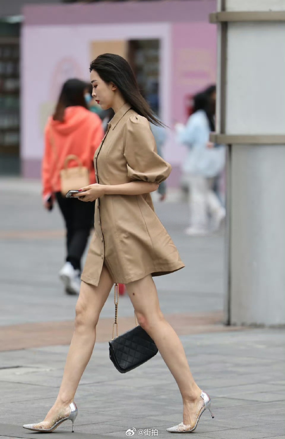 飒气的女子 ​​​