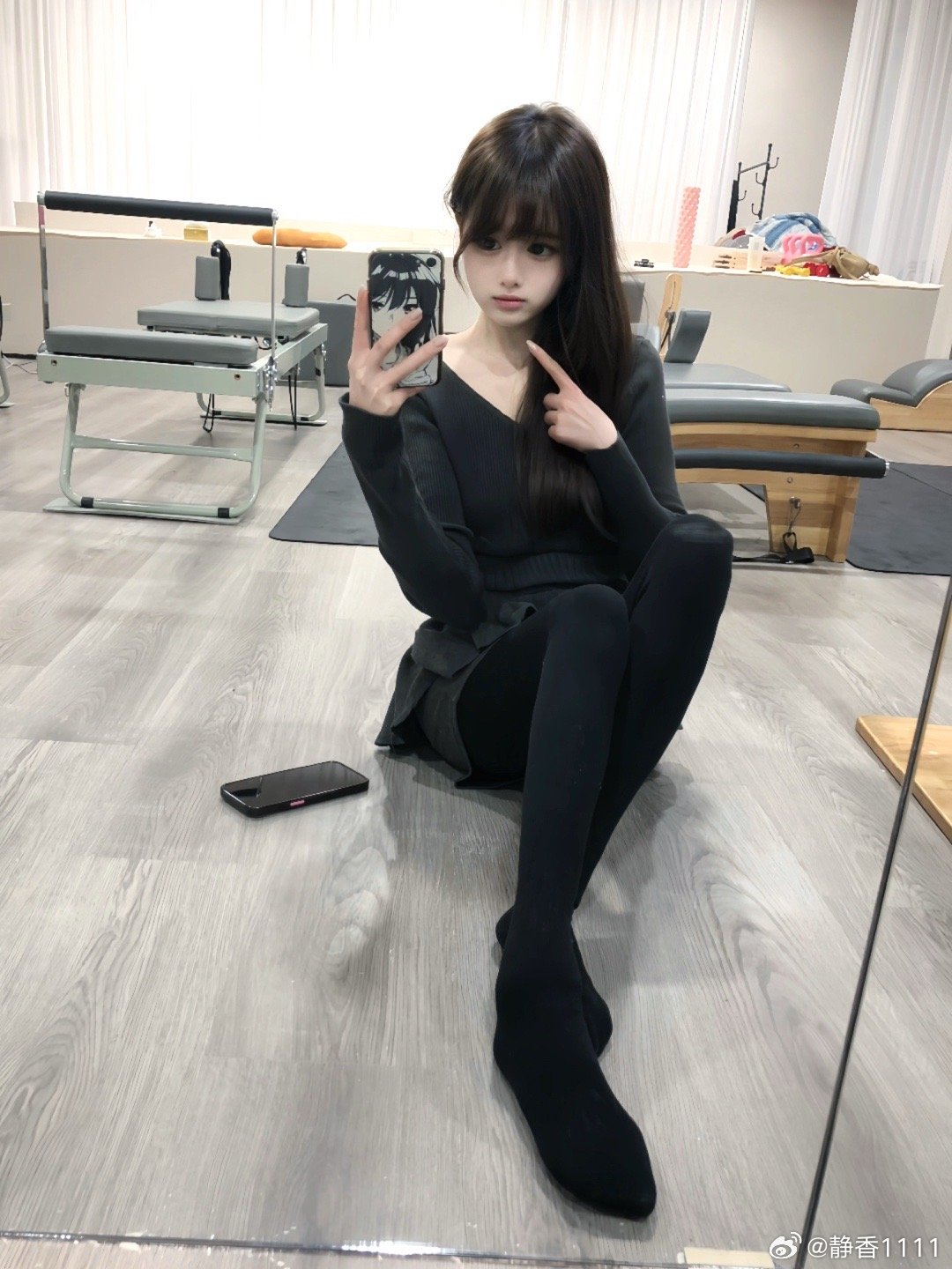 本少谈过最久的恋爱就是自恋 