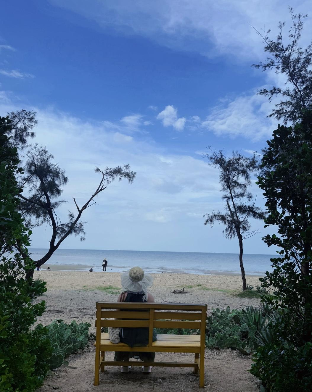 工作两年攒够钱，兴冲冲带爸妈去旅游，提前一周扒攻略、算预算，把地铁换乘、景点路线