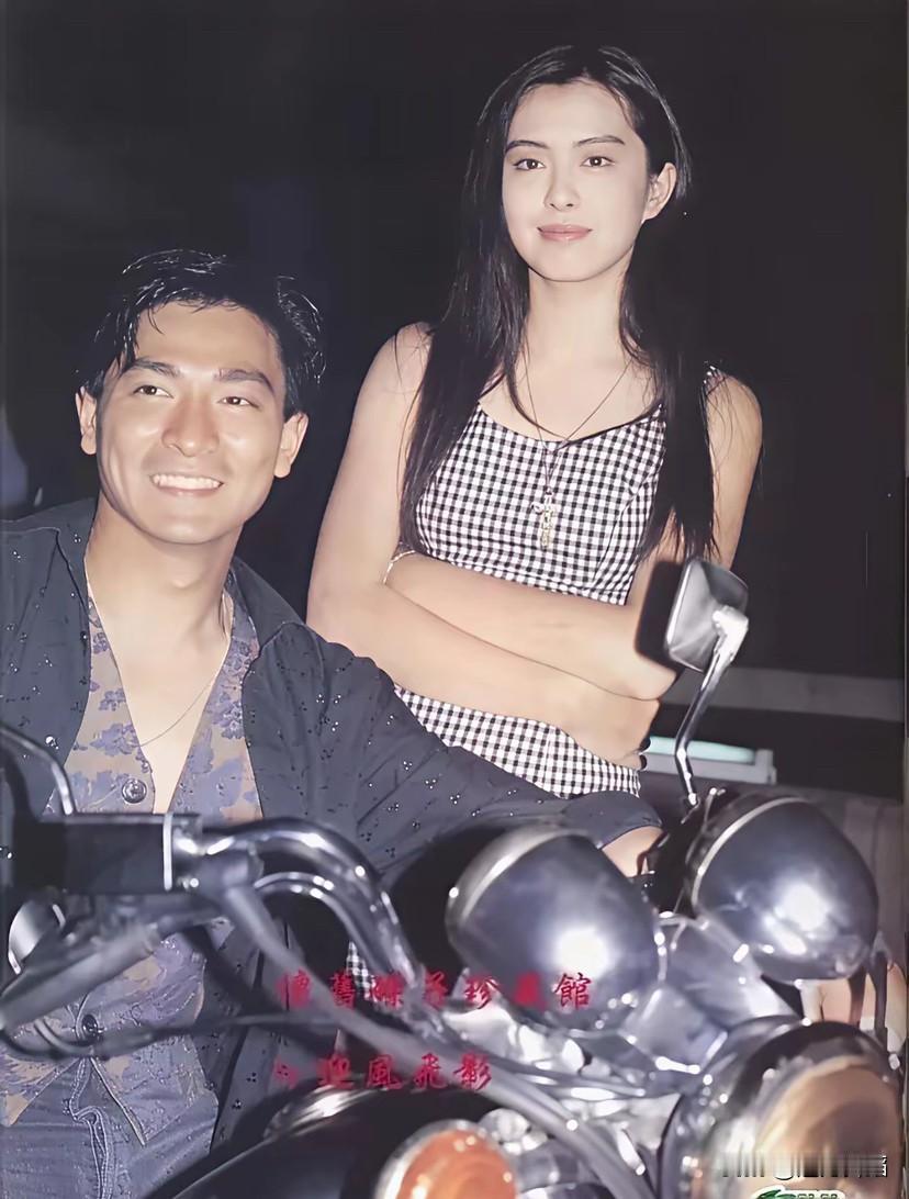 第一次看他们合作是在《赌神》这部电影中，扮演情侣的他们，形象深入民心。王祖贤的青