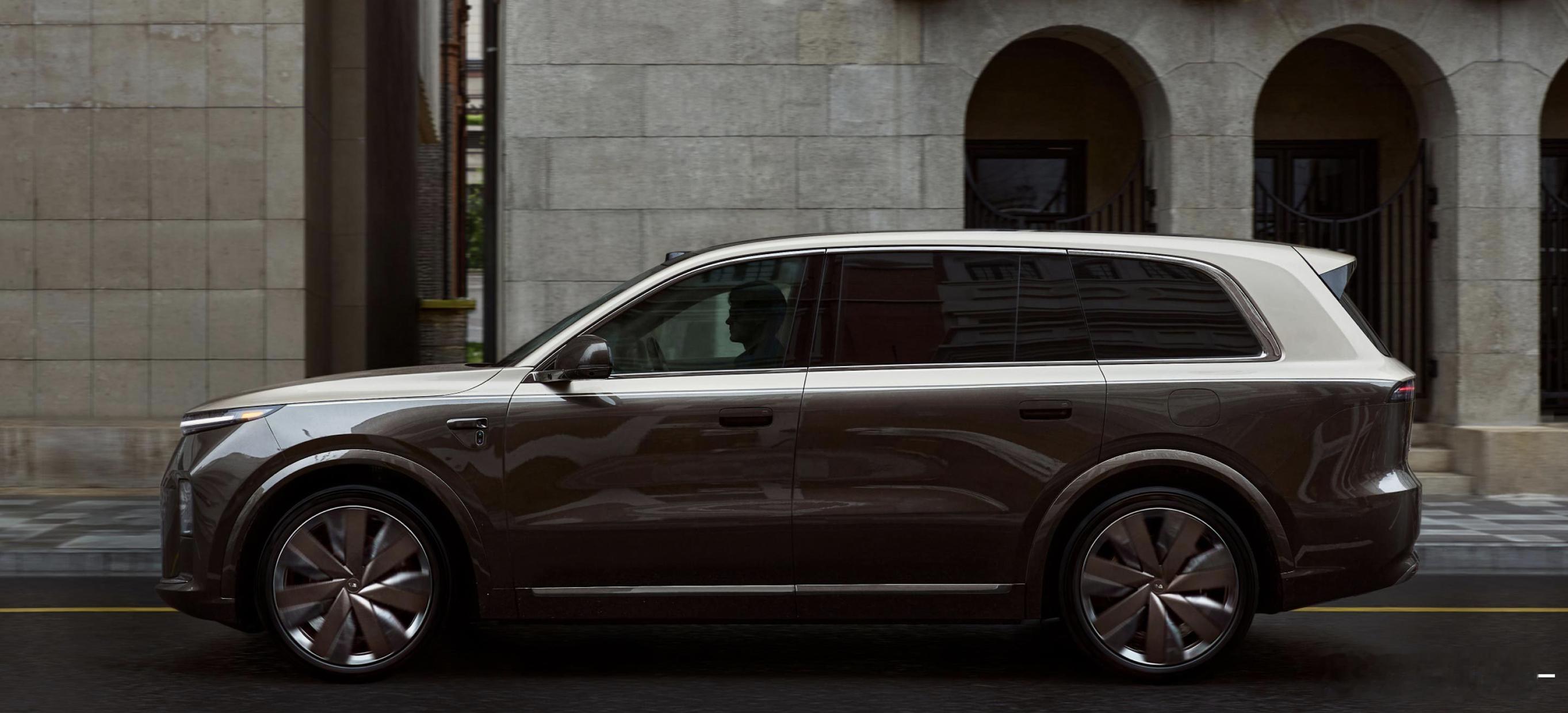 理想L9 Livis其实值得去看一下，开一下比较惊讶于理想L9 Livis的全新