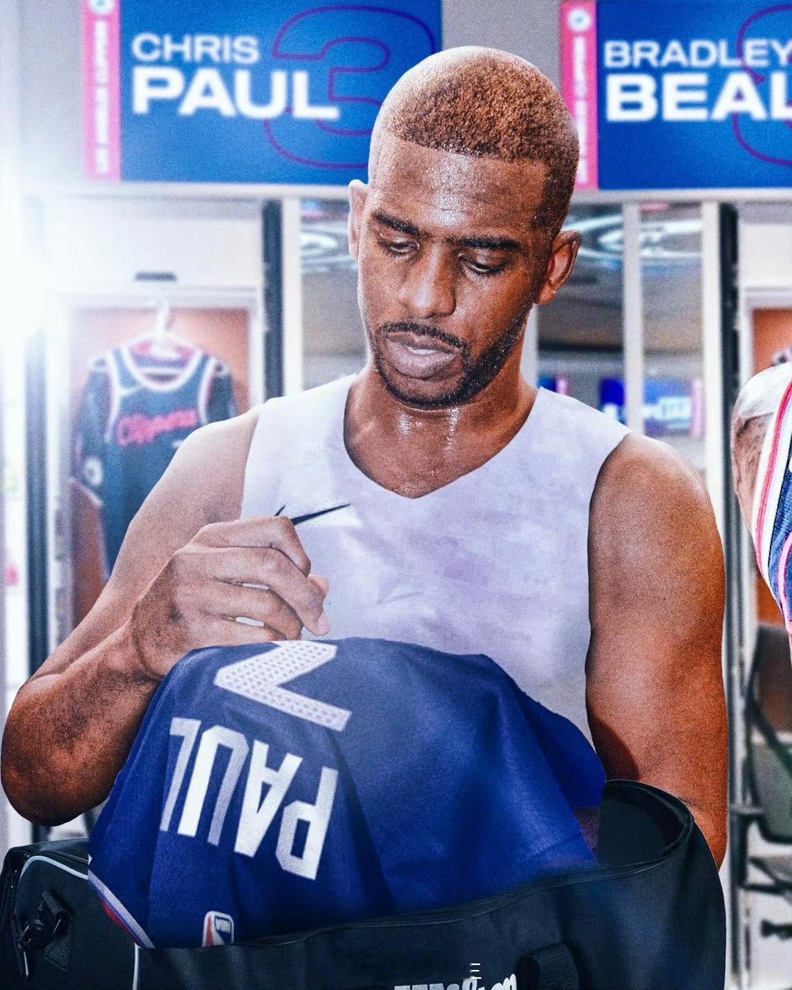 这可是快船的传奇人物啊，当年的空接之城！ 