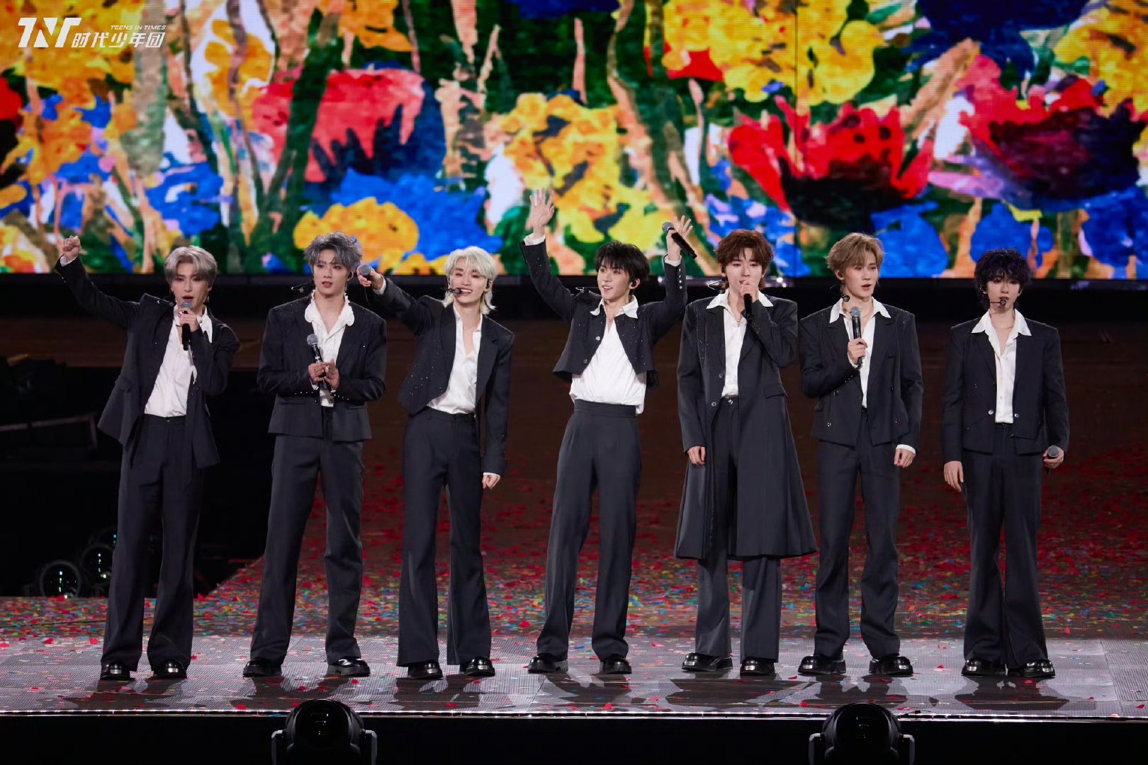 时团湖南卫视跨年晚会官宣节奏时代少年团参加湖南跨年晚会马嘉祺 丁程鑫 宋亚轩 刘