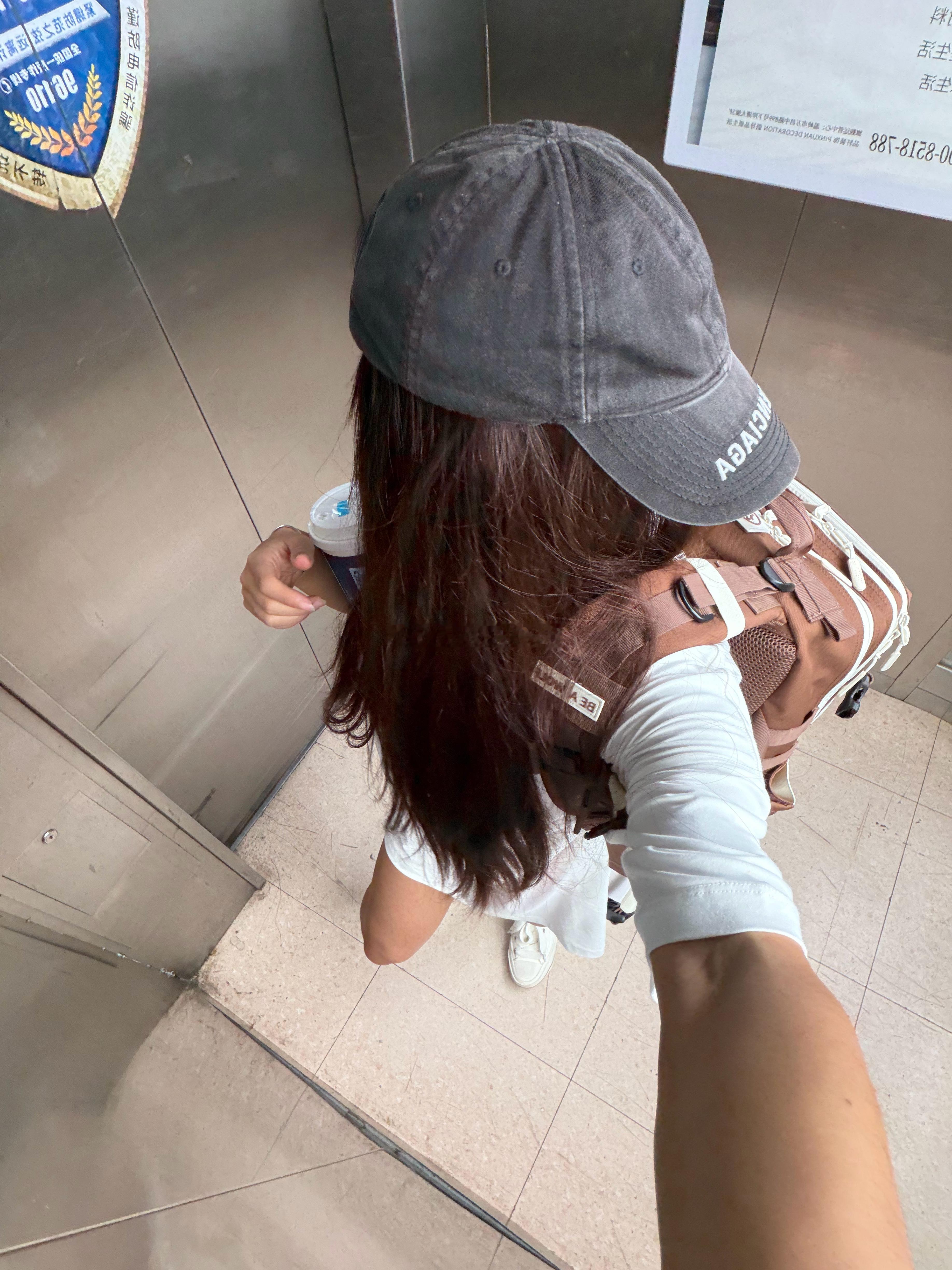 下个月一号是我们的节日