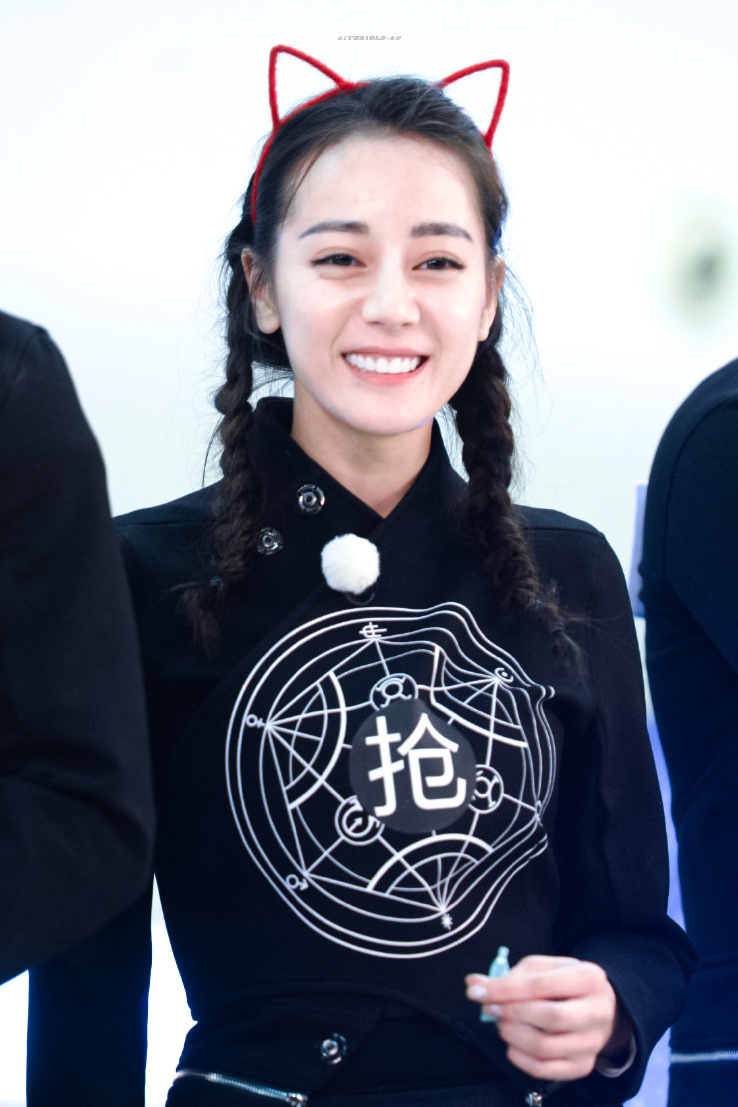迪丽热巴  dlrb迪丽热巴钰珑 dlrb 迪丽热巴功夫女足"太阳遗落在云间，你