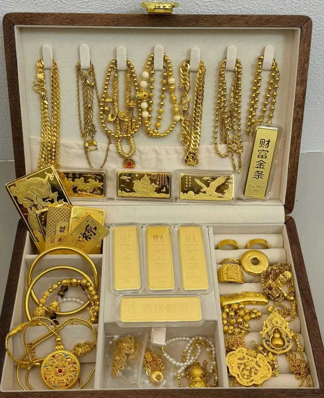 我闺蜜手里有50万，
她把这50万全换成了实物金条，
她说黄金能抗通胀，还能当传