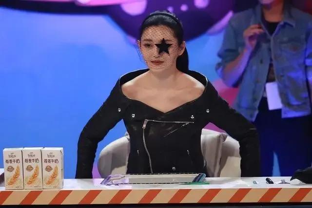 这是不是她最自我感觉良好的一次呢？

真是不知道当时的她是怎么想的，到底是想展现