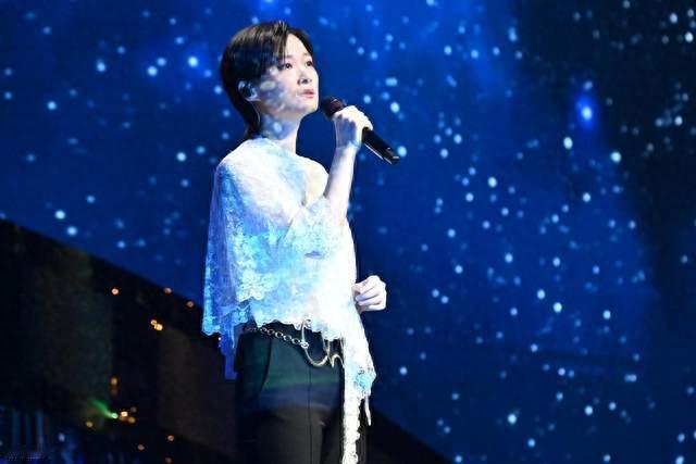 李宇春夺冠神话与资本错位：352万票冠军为何被谣言吞噬二十年