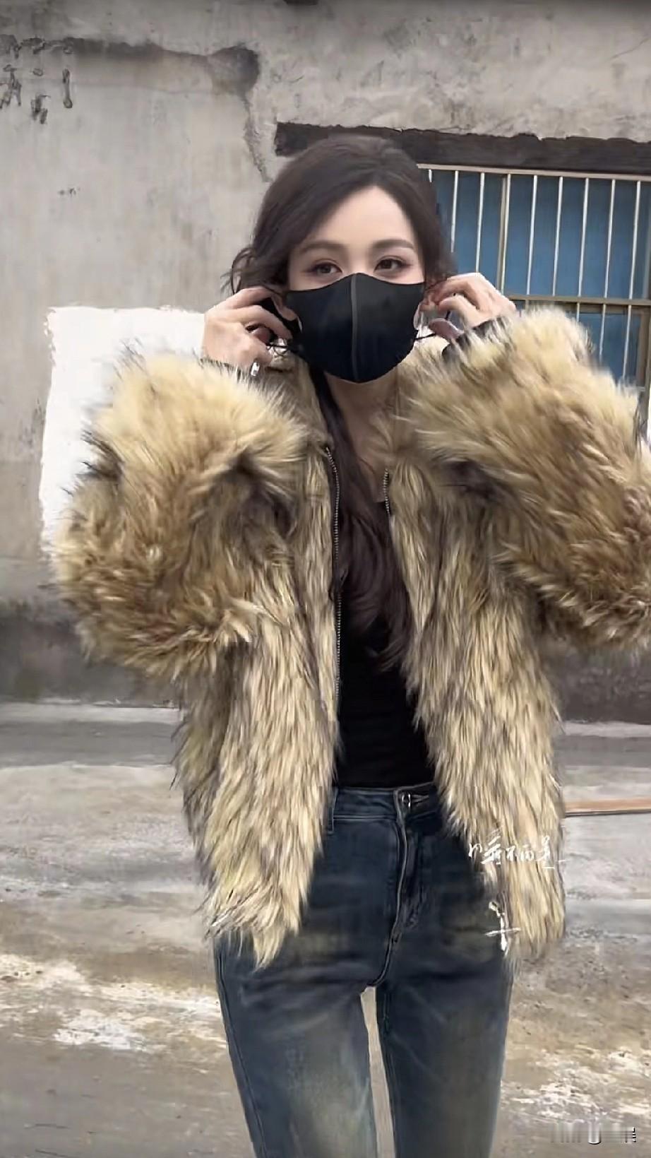 娜扎牛仔裤变短裙