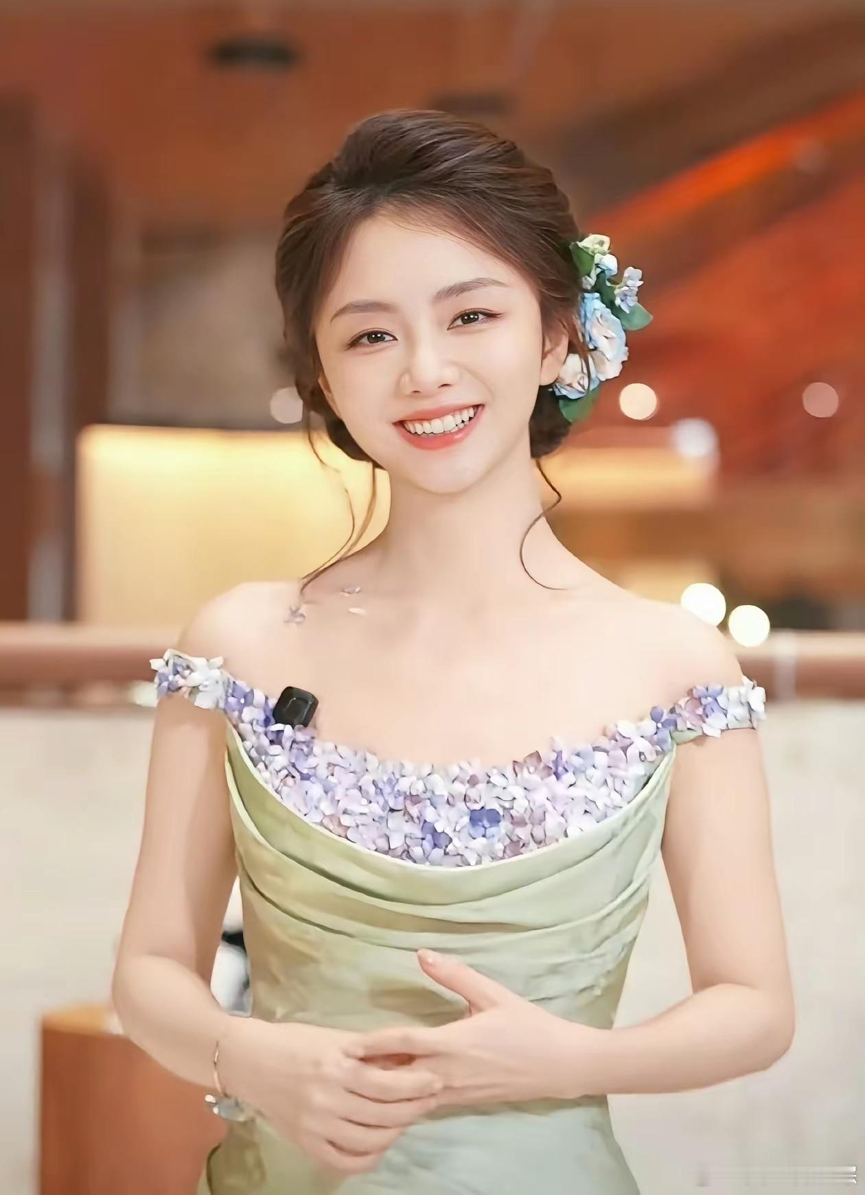 总感觉谭松韵不对劲，明明她才36岁，年纪轻轻的，但是她居然出演了这么多爆款长剧！