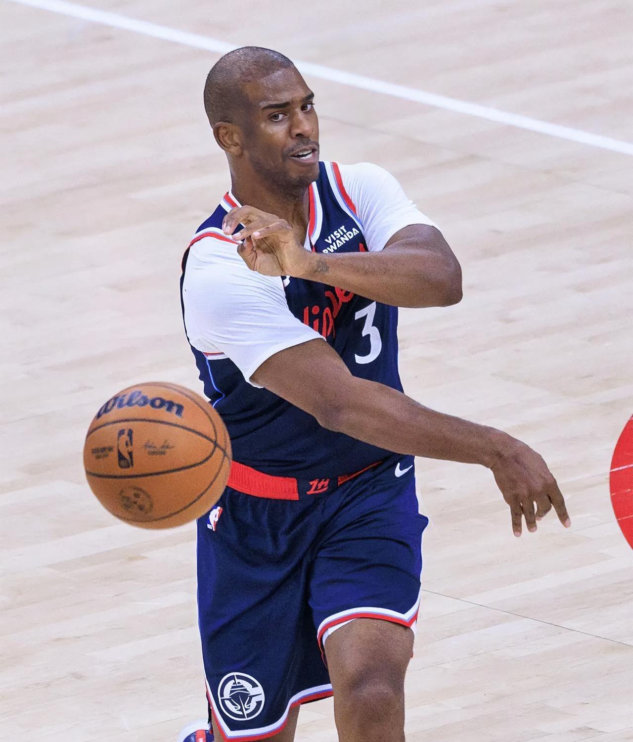 快船真的太让人失望了，不仅仅是因为新赛季5胜16负，排在西部倒数第二，而是因为—