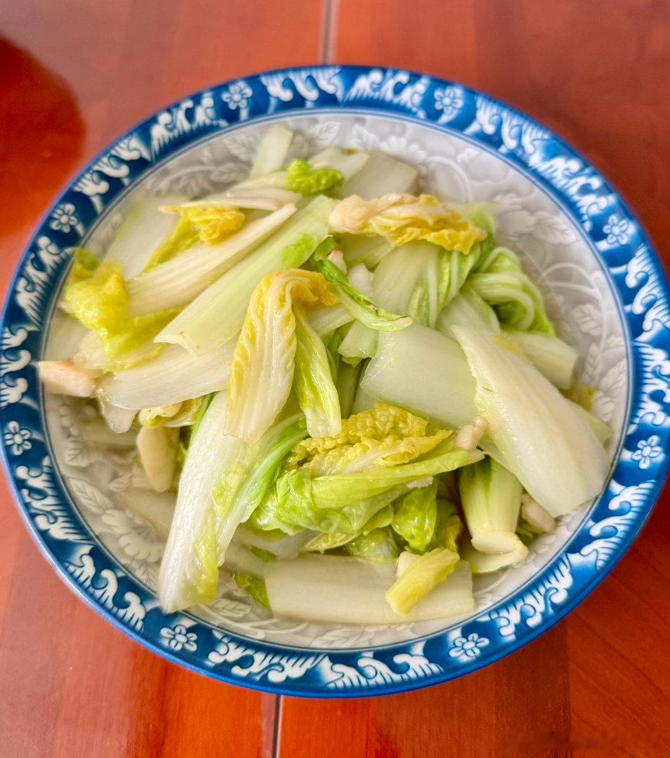 打包了一份三杯鸭，然后自己炒了两个菜，30分钟内搞定，紫燕鸡没买到，跑去客家餐厅
