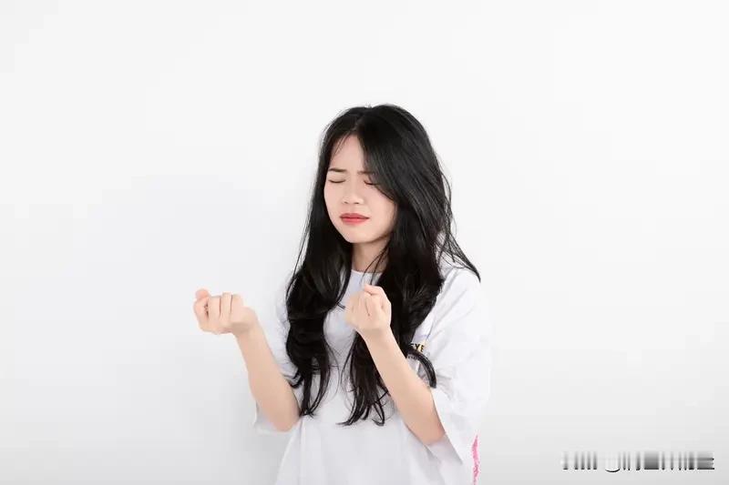光棍男多，女人会说男人没本事，赚不到钱。
圣女多，女人会说，配得上她们的有钱男人