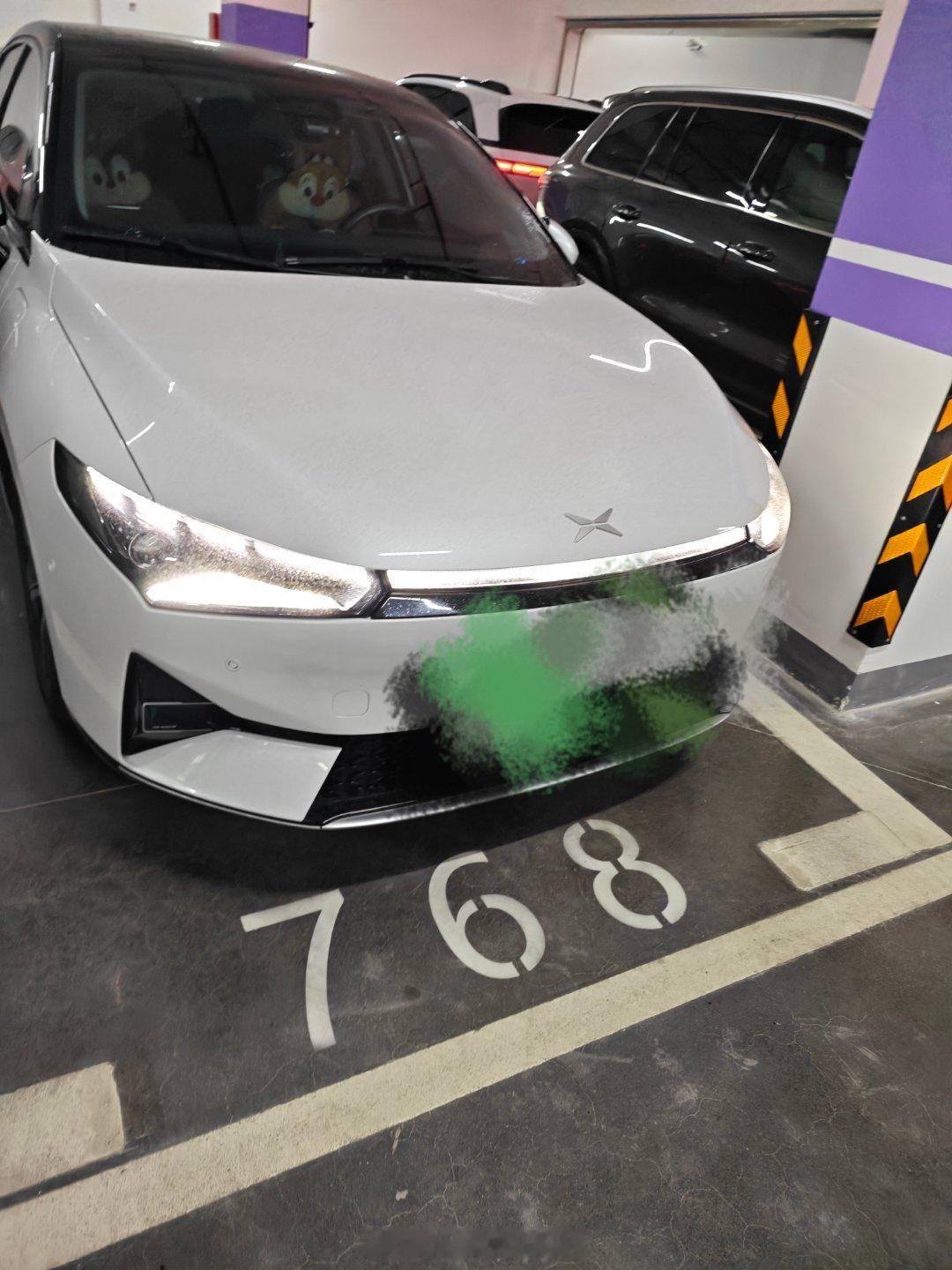 上海医大医院，感觉很乱啊。停车场挺大的，但是车还是多。尤其排队挂号地方很乱上海大