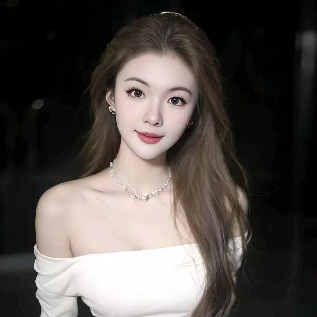 甜美优雅的晚宴造型，精致妆容和珍珠项链的搭配，让你成为夜晚的焦点！晚宴穿搭饰品 