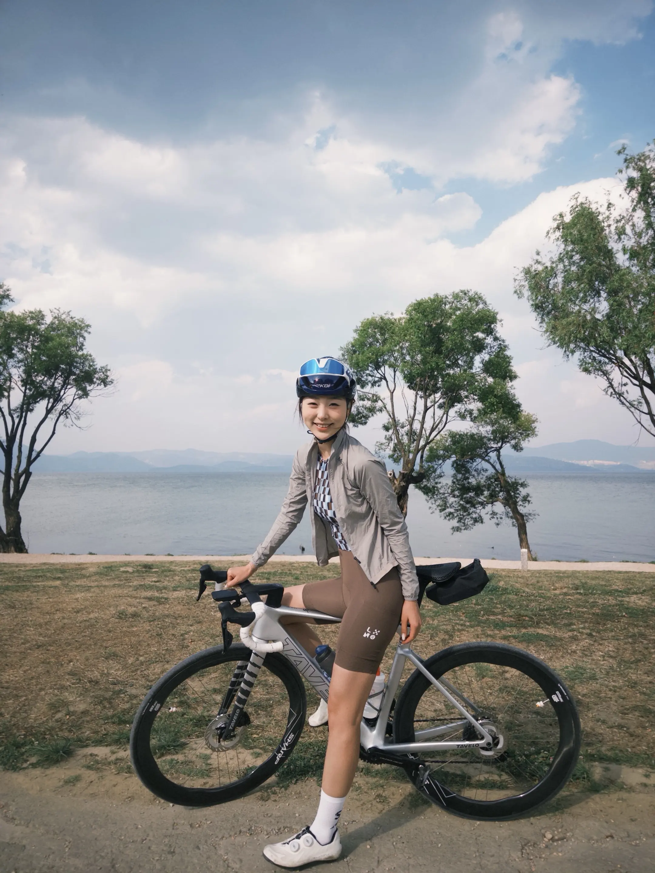 请给我无尽不眠的春天。