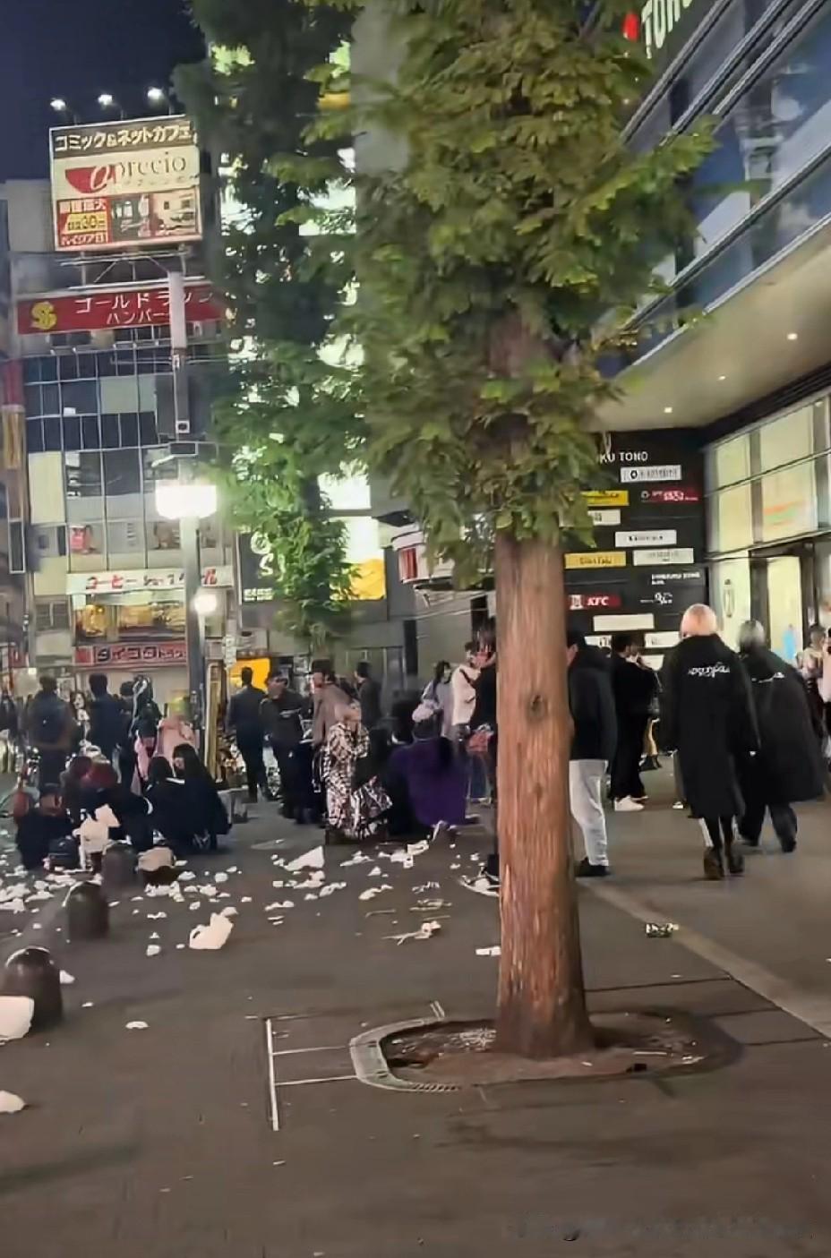 中国游客不去日本之后，
日本的大街小巷依然有很多的垃圾，
之前日本人一直说中国游