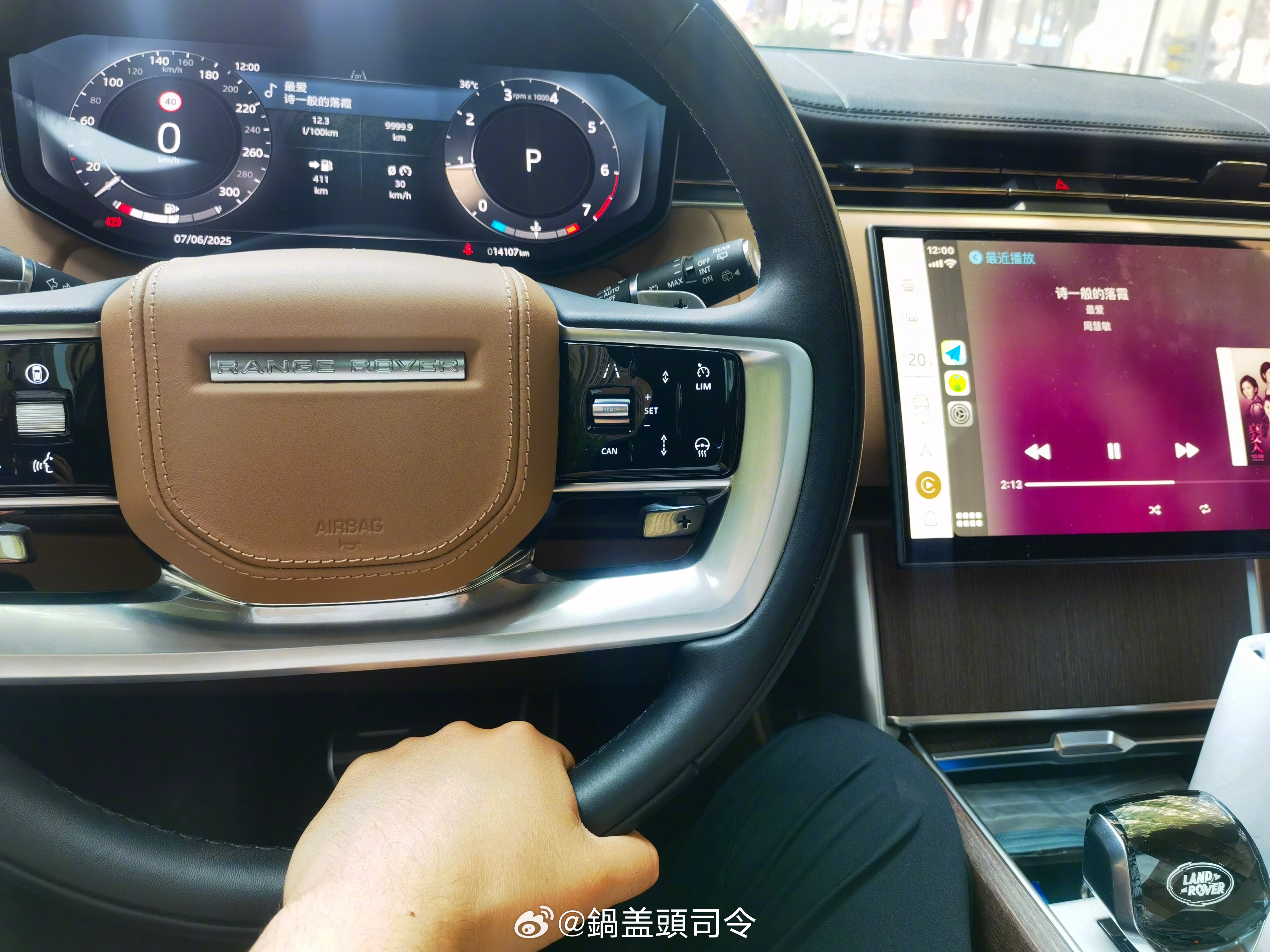 我在想，为什么之前那些国外豪华品牌卖的少了也不学国产新能源，如果他们也把性价比做