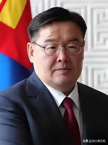 不能等，蒙古国总理赞丹沙塔尔辞职了，说白了就是蒙古国亲华派和亲西方派的斗争开始公