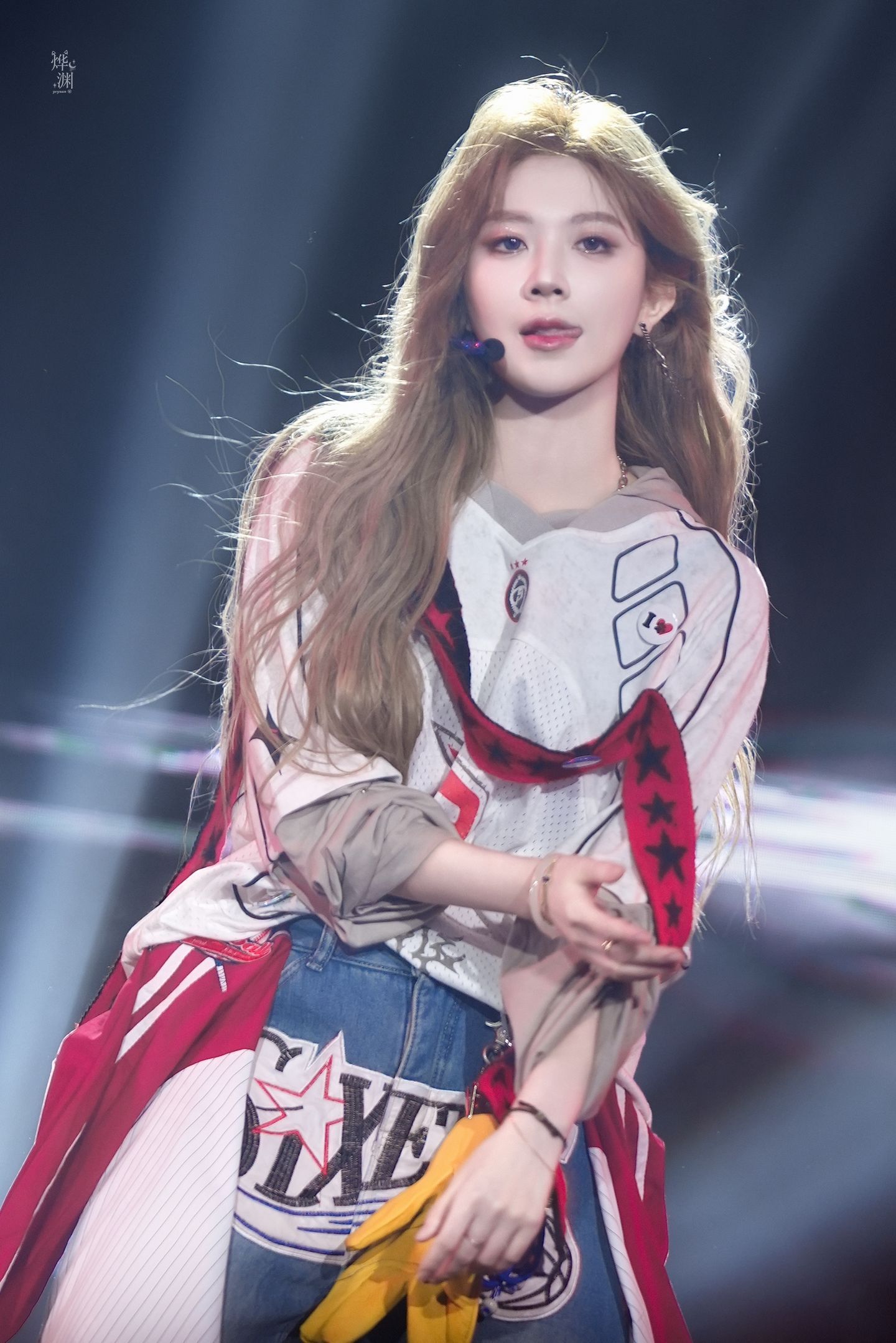 曲子高级，脸更高级，看你表演就是种享受，浑然天成。郑丹妮