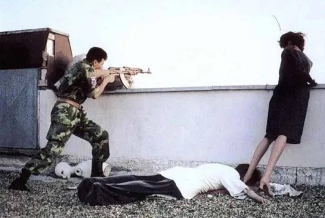 南斯拉夫为什么会在铁托去世后瞬间土崩瓦解？我觉得最主要的原因就是经历上千年的演变