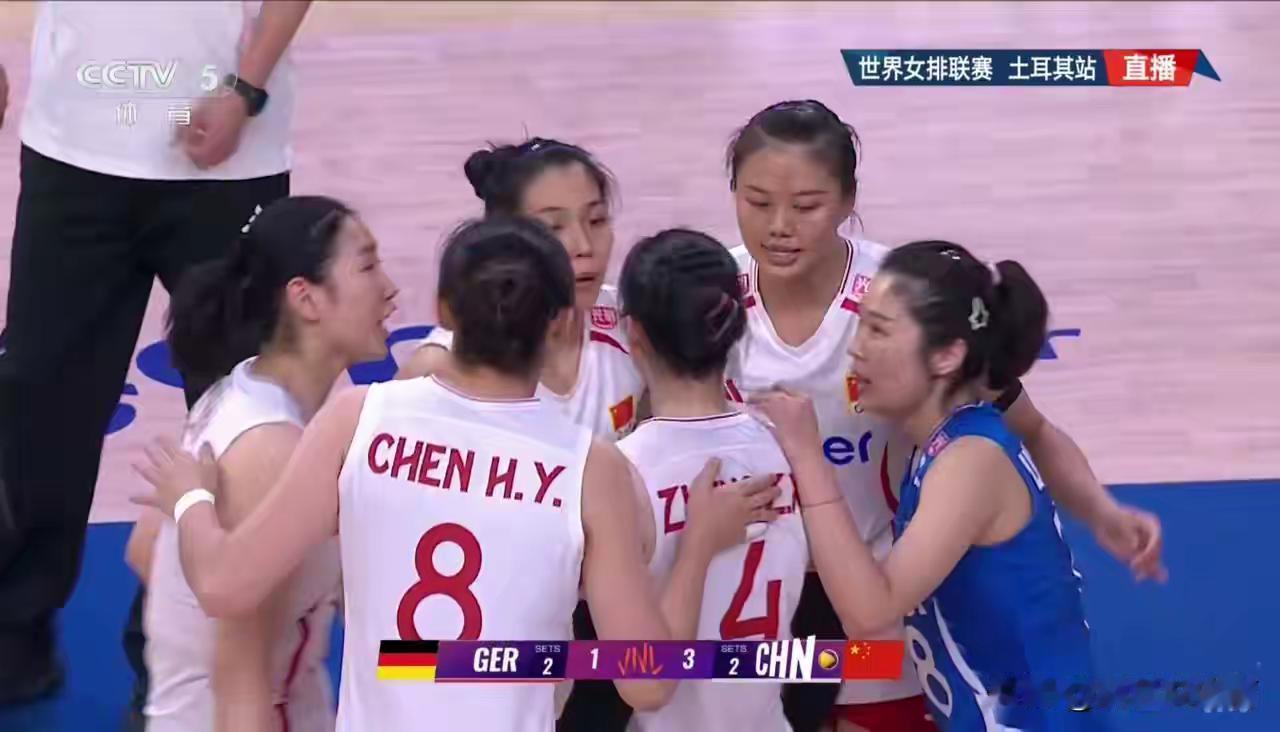 中国女排3:2胜德国技术统计:

中国女排14名队员全员上场轮战，12名队员有得