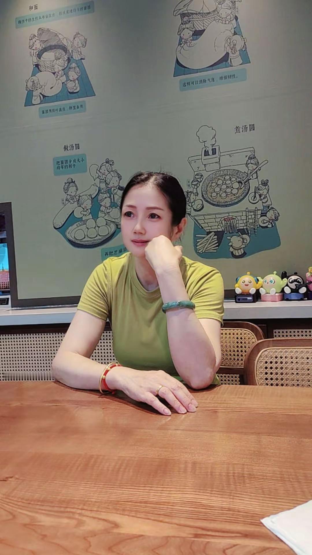 女人就要美不管多少岁😊天天要开心✌