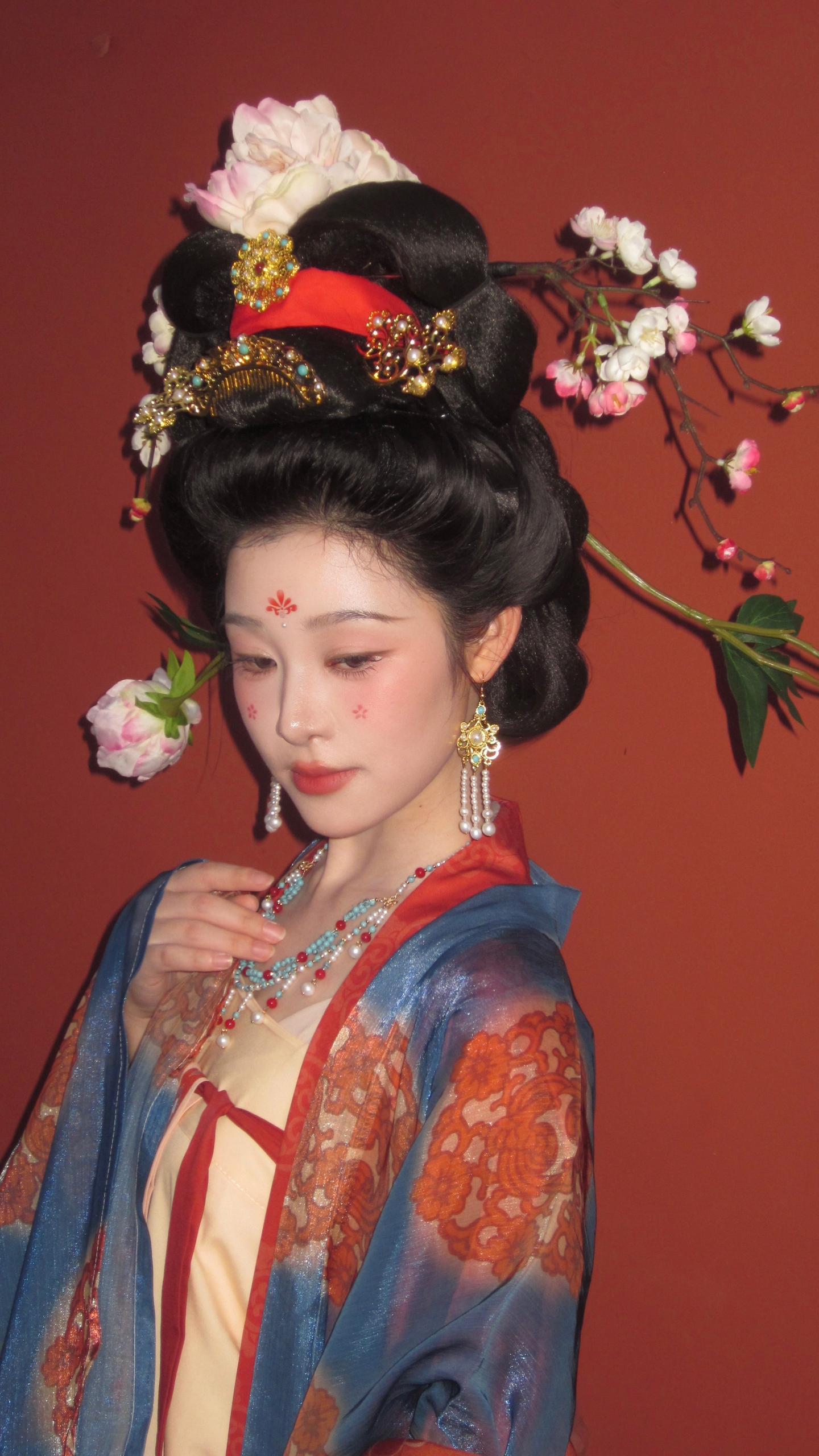 着我汉家衣裳 兴我礼仪之邦。