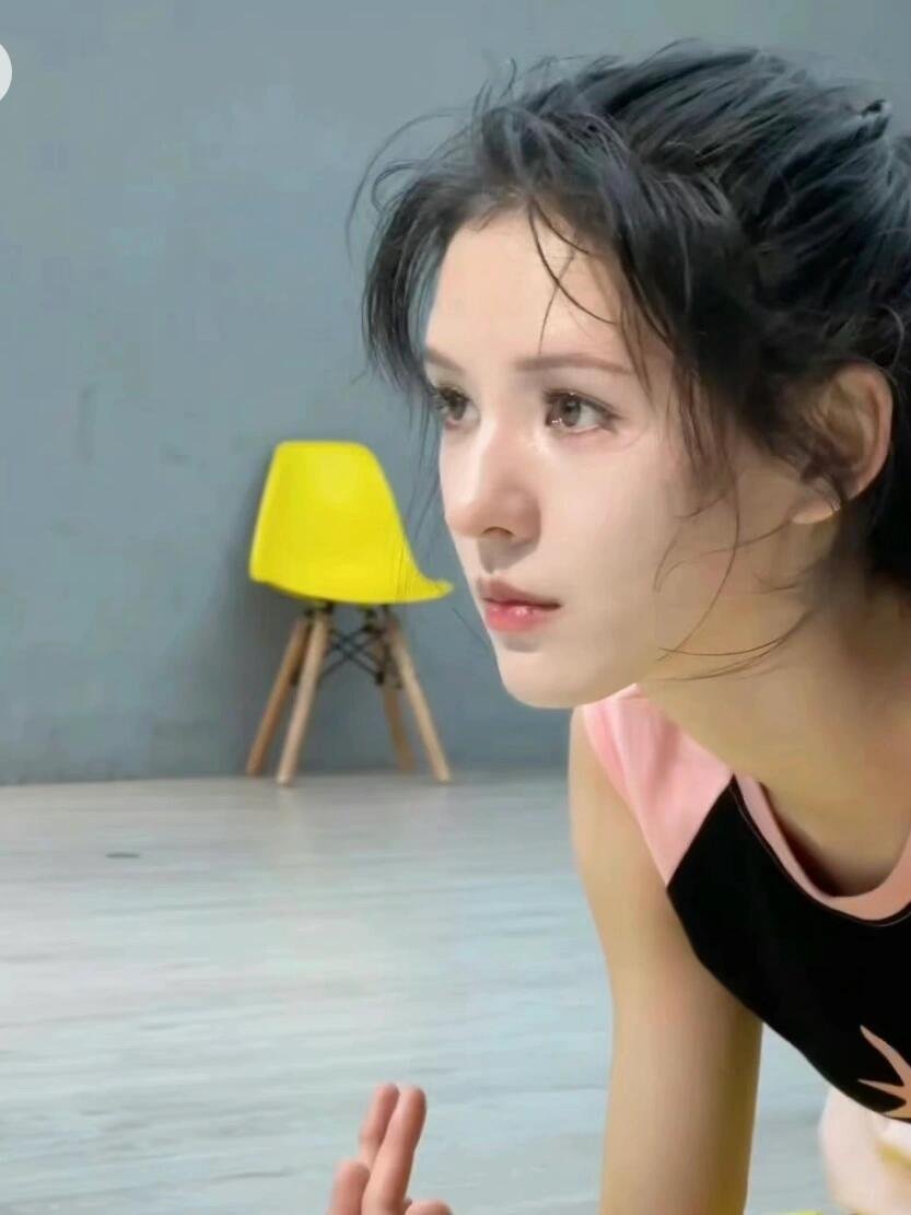 她的存在感低但依然是内娱美神之一。 