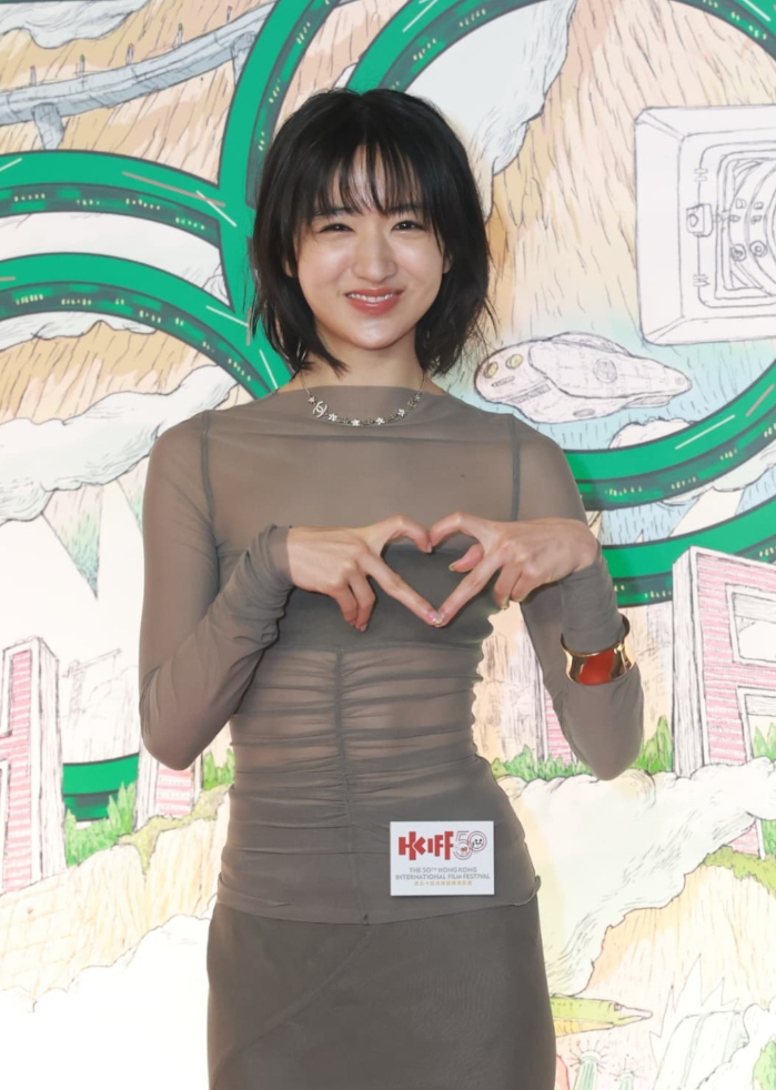 许恩怡凭借电影《无名指》再度入围香港电影金像奖 “最佳女主角” 提名。她表示这部