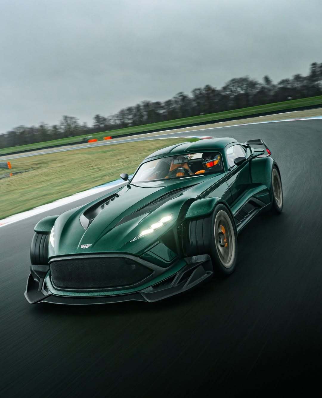 一天一张文艺照 荷兰小厂Donkervoort发布新车了——P24 RS前置后驱