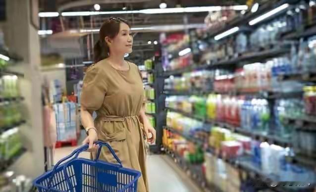 夫妻吵架妻子卧床两天，丈夫以为冷战，第三天崩溃大哭。
 
故事里的夫妻是结婚十五