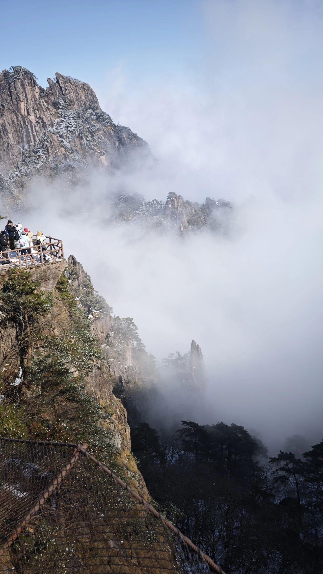 【从快门到光影，AI正在重塑摄影想象力】

摄影的终点不是按下快门，而是创意的无