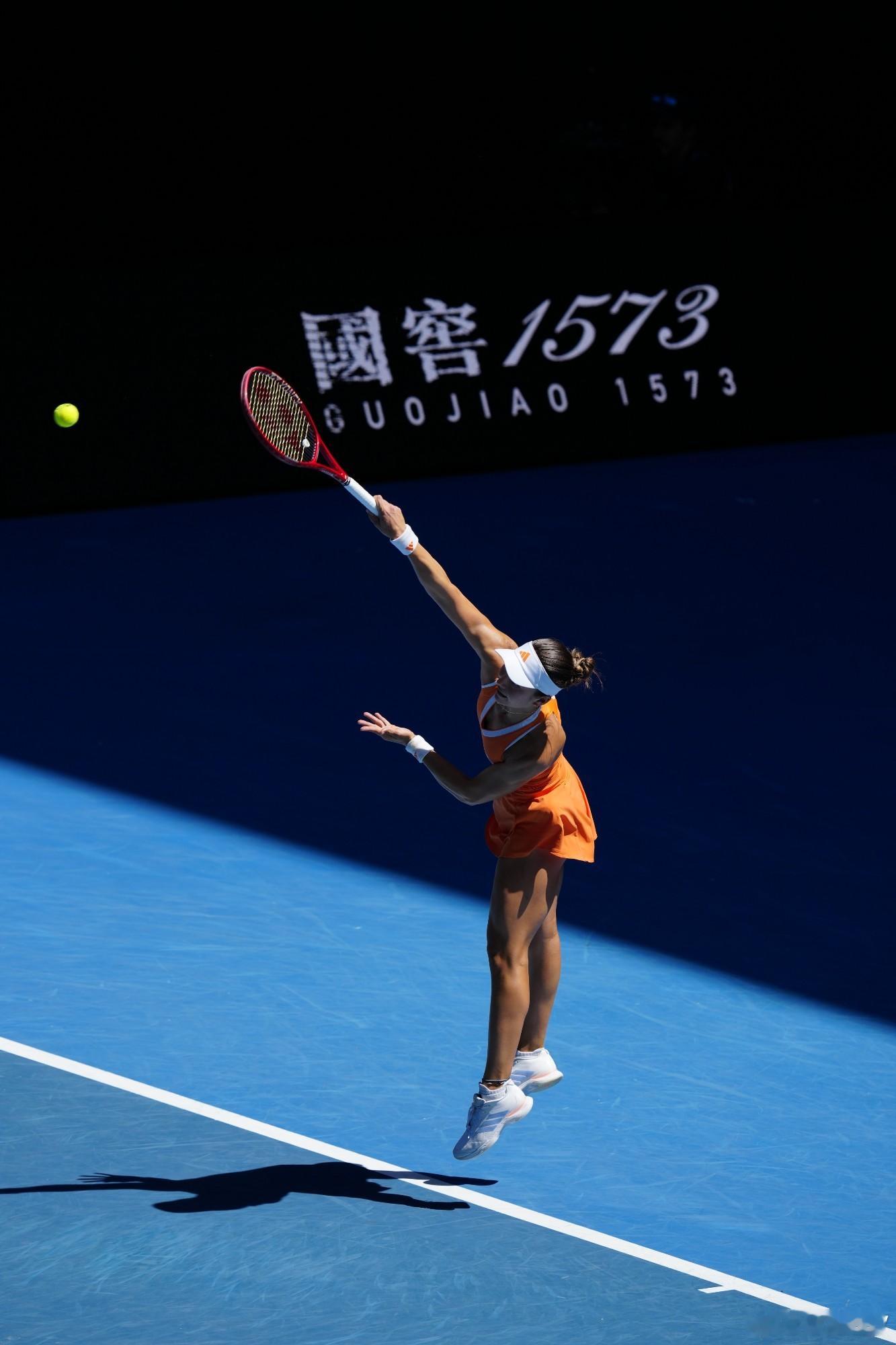 萨巴伦卡vs约维奇 首盘萨巴6:3获胜。大家觉得这是“现任世界第一vs未来世界第