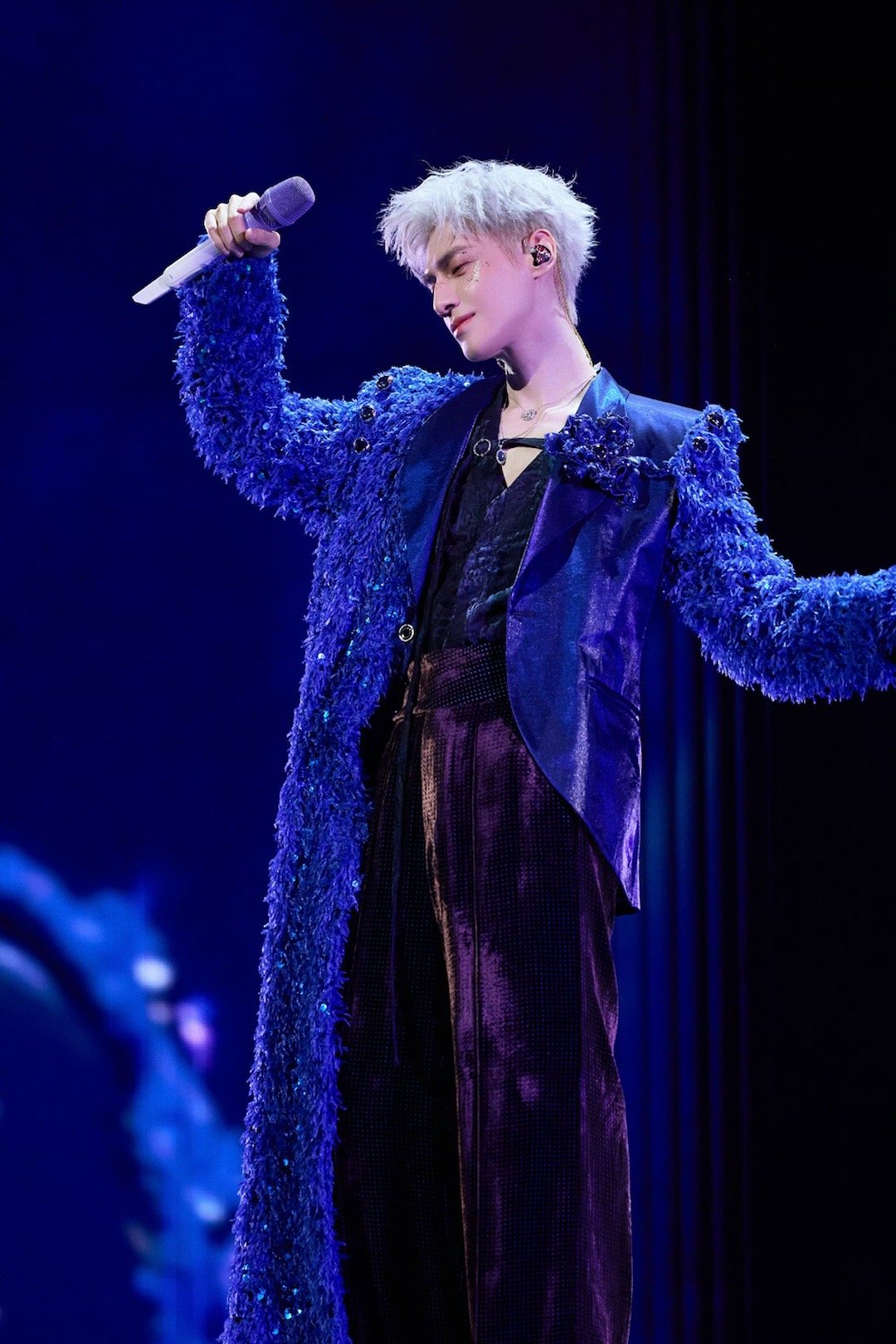 罗云熙把我钓成翘嘴了罗云熙好会扭南京演唱会名场面来袭！罗云熙游刃有余的舞台动作又