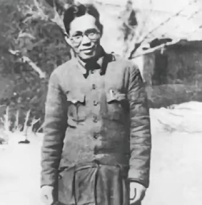 胡宗南使出美人计劝降我军高参，对方一番话，女特务羞愧离场
 
1946年，我军高